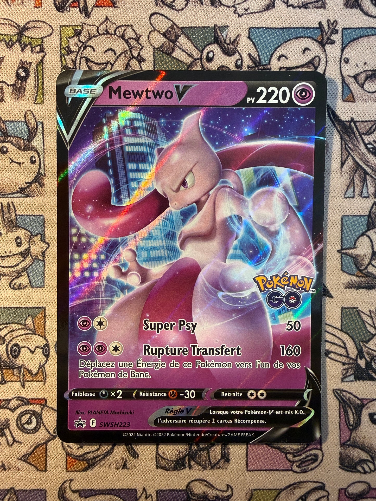 Mewtwo V  (SWSH 223) 223 Promos Épée et Bouclier